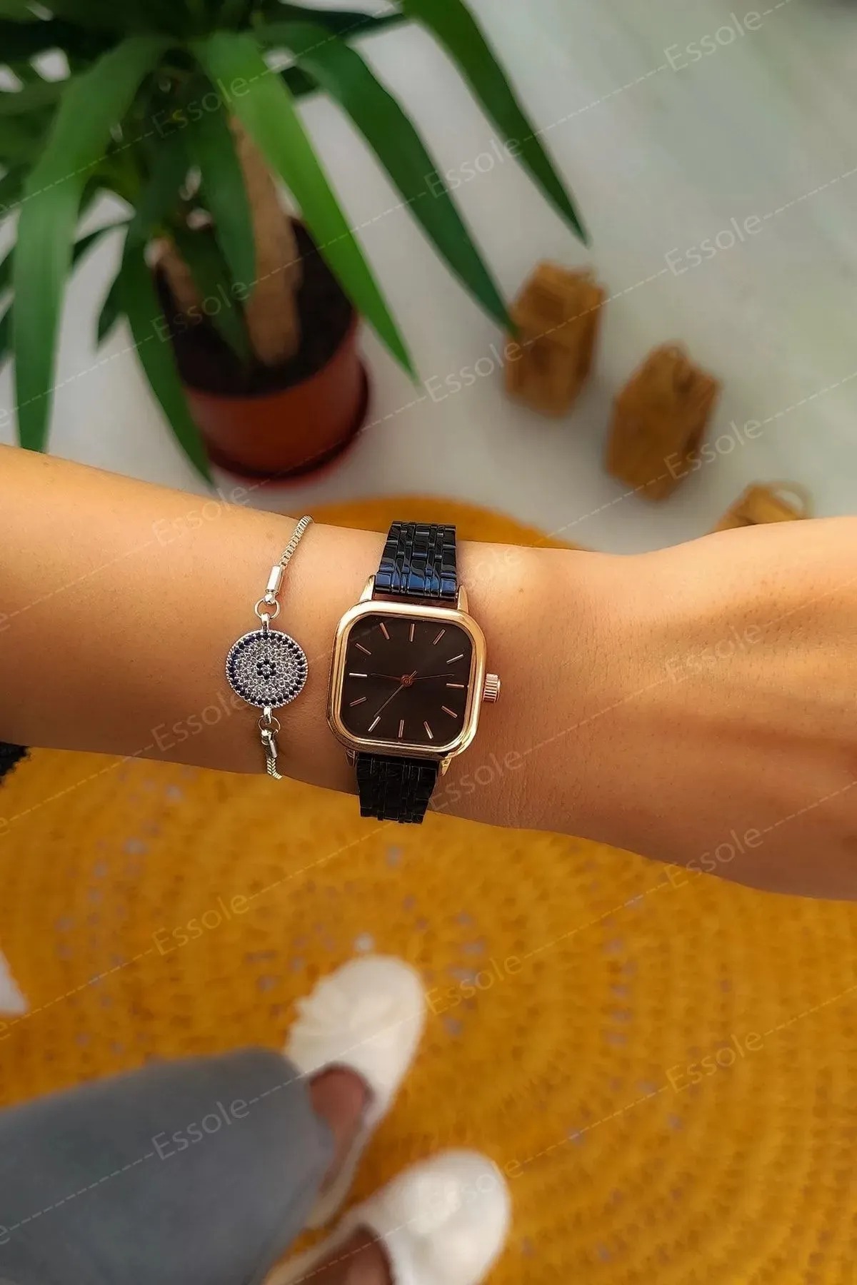 Retro Minimal Kare Kadran Kadın Kol Saati